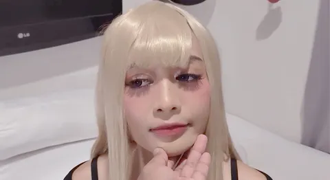 My Waifu Becomes Real screenshot