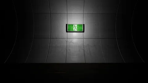 Parasite Tunnel screenshot